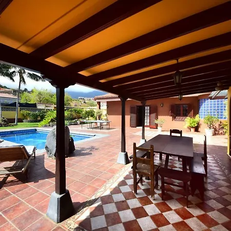 Nyaraló Alina - Con Piscina Privada *