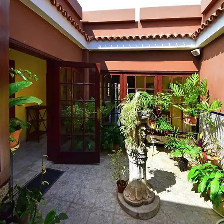 Alina - Con Piscina Privada Nyaraló *