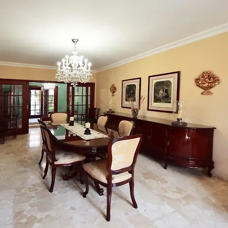 Nyaraló Alina - Con Piscina Privada