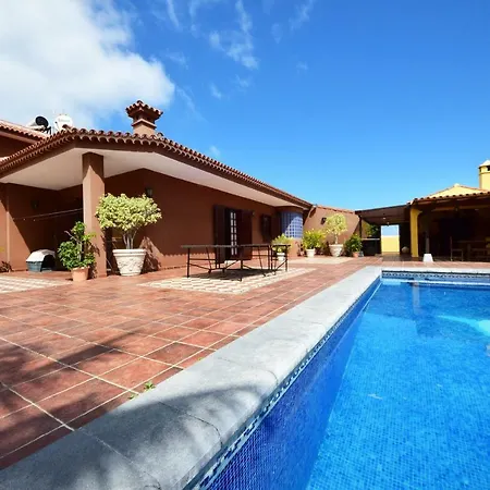 Nyaraló Alina - Con Piscina Privada